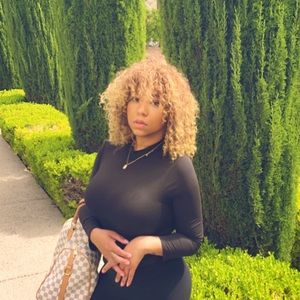 Meet your Posher, Danielle